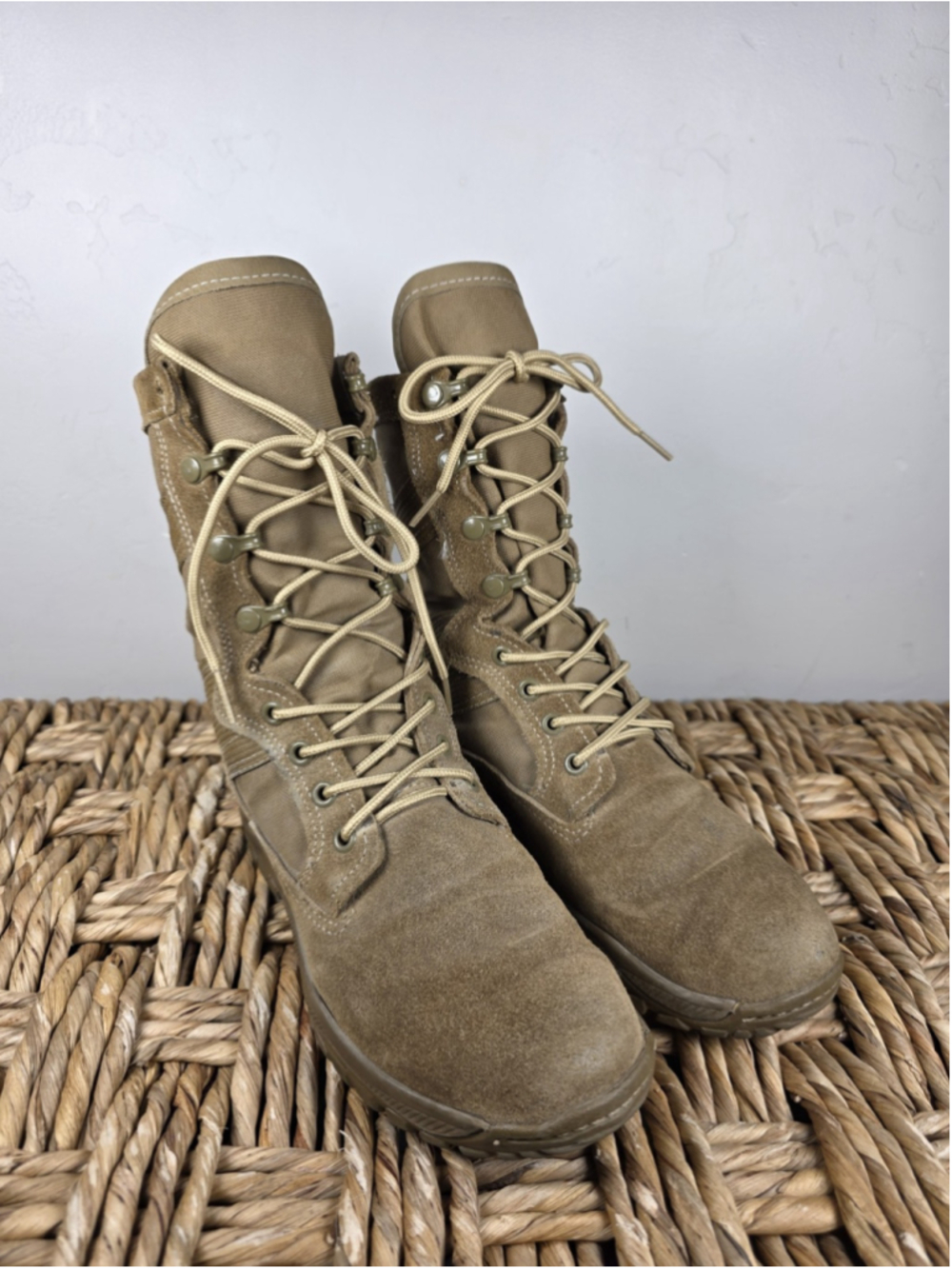 Belleville C320 Flyweight Combat Boots 5.5 R Coyote Brown Military Vibram USA